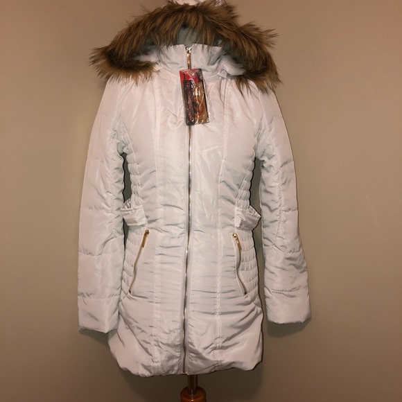 NWT”YOKI”White Coat w/Detachable HoodSize-S(?M)